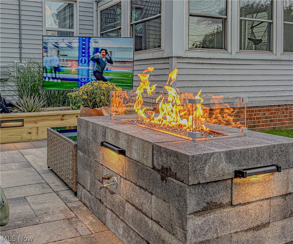 4157 Verona Road Cleveland, OH 44121 - Photo 24 of 26 Exterior view of an outdoor fire pit