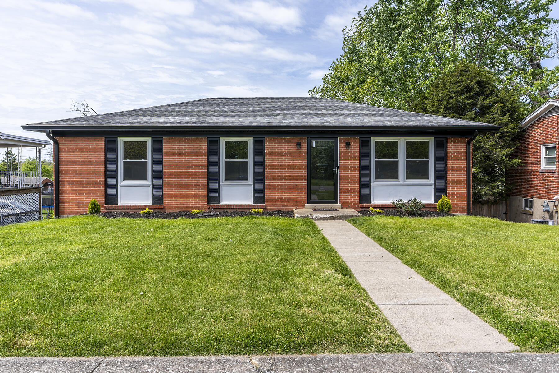 676 Kingston Road Lexington, KY 40505 - Photo 1 of 31 676king01
