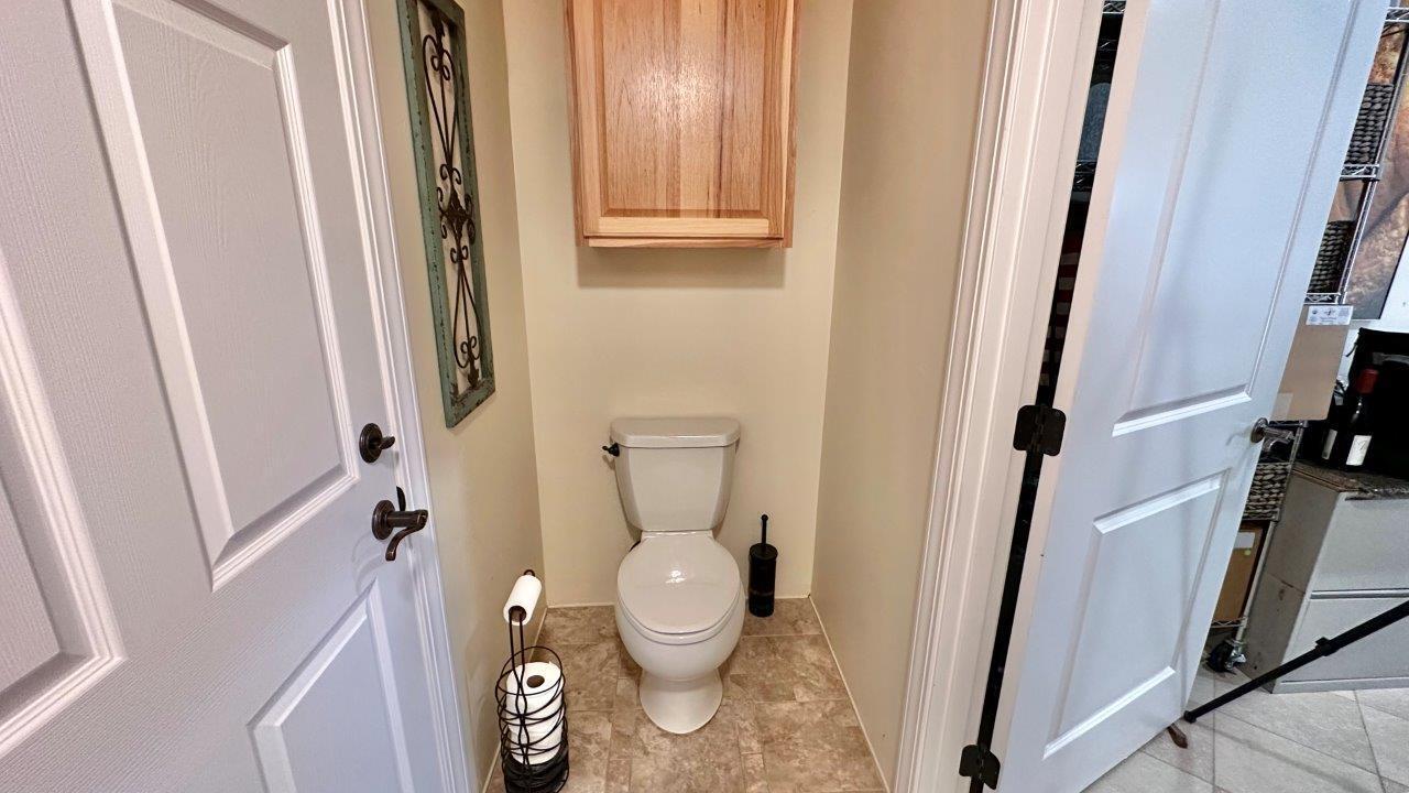 253 Rocky Road Trail, OR 97541 - Photo 48 of 67 Half Bath