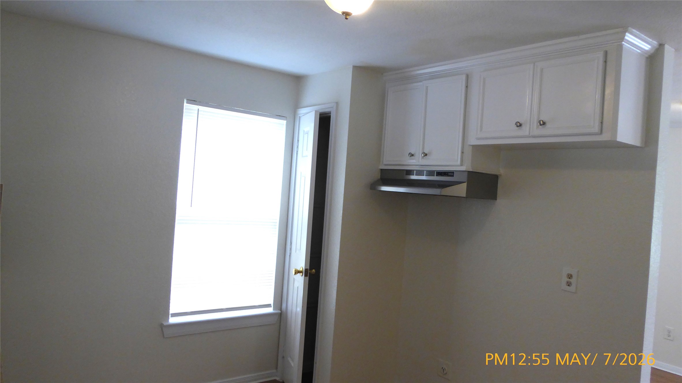 2308 Stevens Street Houston, TX 77026 - Photo 4 of 12 a view of kitchen and window