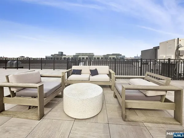 $2,700 | 1 Flagship Street, Unit 319, Bayonne, NJ 07002