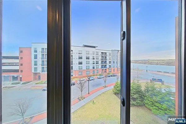 $2,700 | 1 Flagship Street, Unit 319, Bayonne, NJ 07002