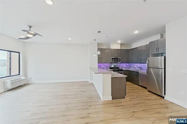 $2,700 | 1 Flagship Street, Unit 319, Bayonne, NJ 07002