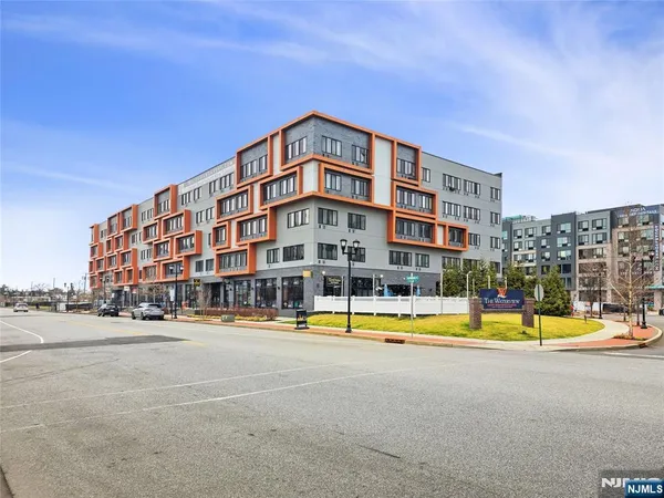 $2,700 | 1 Flagship Street, Unit 319, Bayonne, NJ 07002