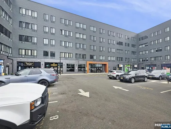 $2,700 | 1 Flagship Street, Unit 319, Bayonne, NJ 07002