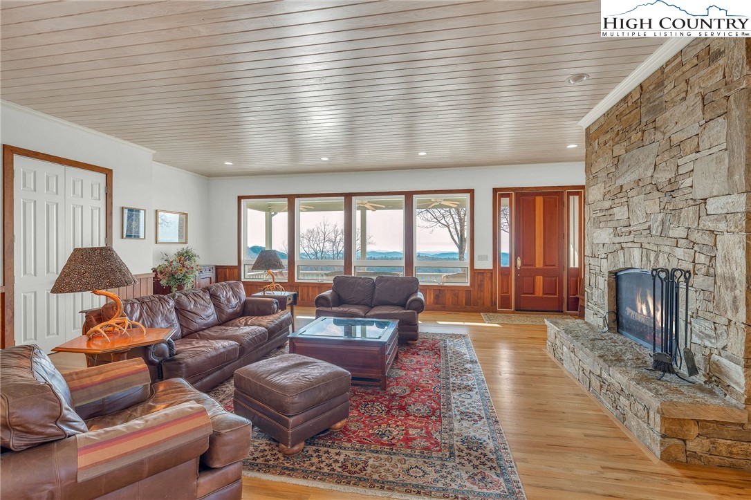 933 Thunder Ridge Lane Lenoir, NC 28645 - Photo 3 of 45