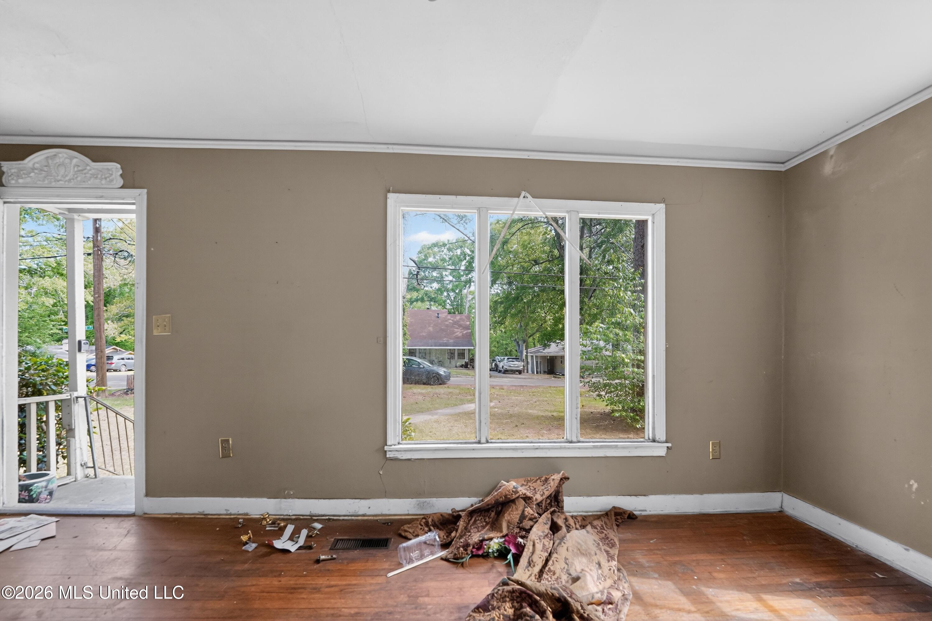 603 Launcelot Road Jackson, MS 39206 - Photo 13 of 35 17_603_Launcelot_Rd_Jackson_MS_39206-Liv