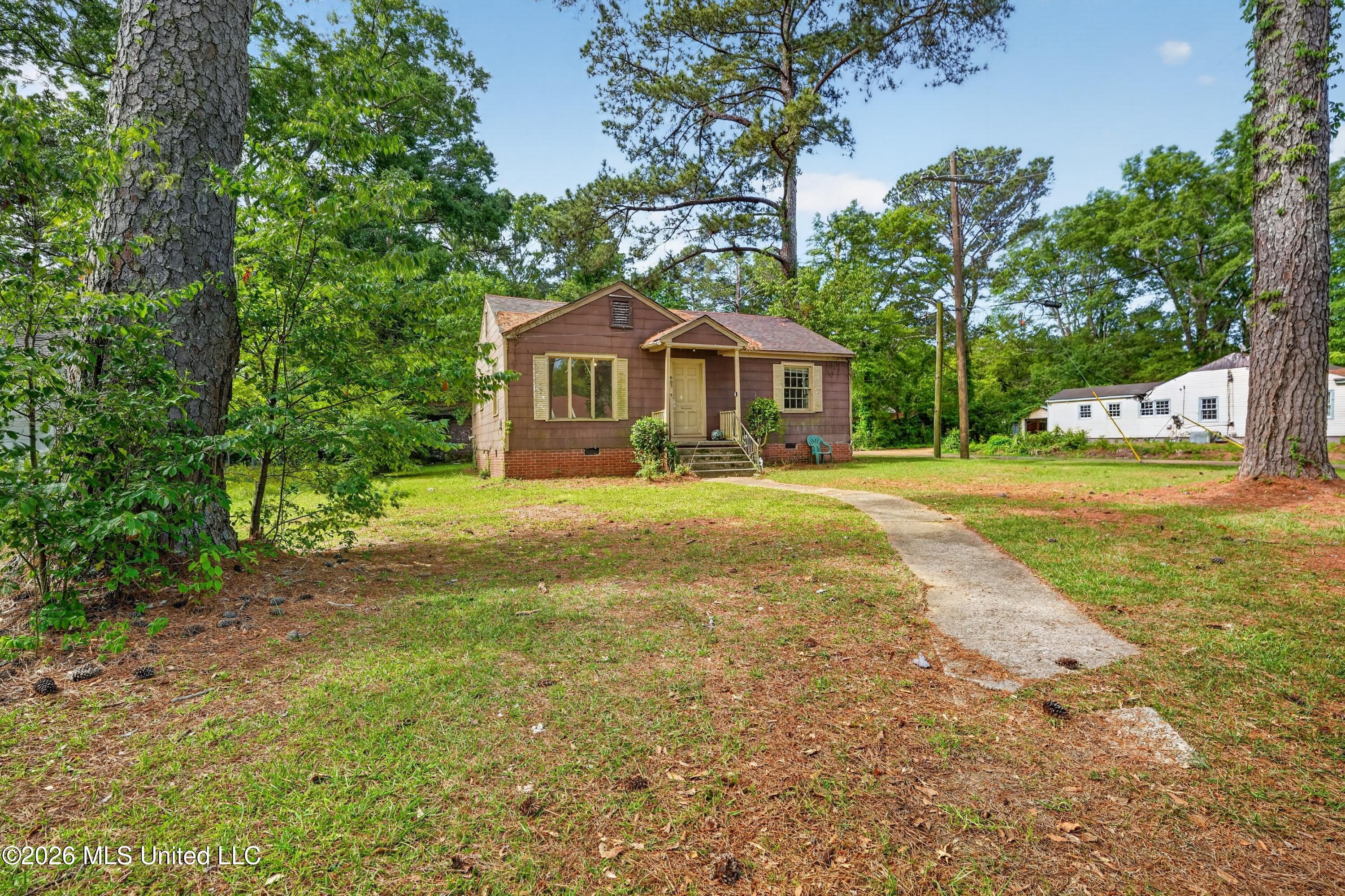 603 Launcelot Road Jackson, MS 39206 - Photo 2 of 35 05_603_Launcelot_Rd_Jackson_MS_39206-Ext
