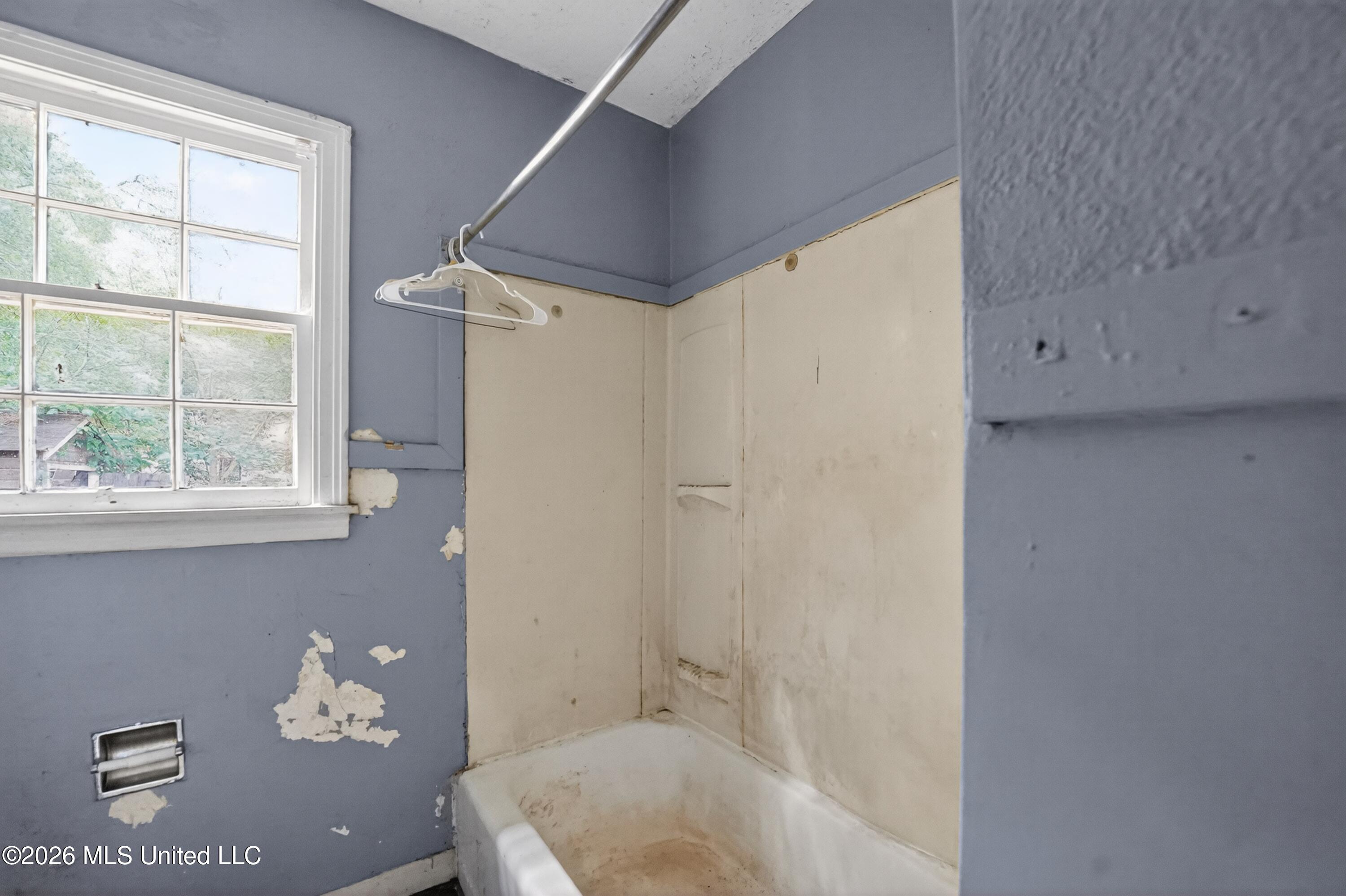 603 Launcelot Road Jackson, MS 39206 - Photo 31 of 35 33_603_Launcelot_Rd_Jackson_MS_39206-Bat