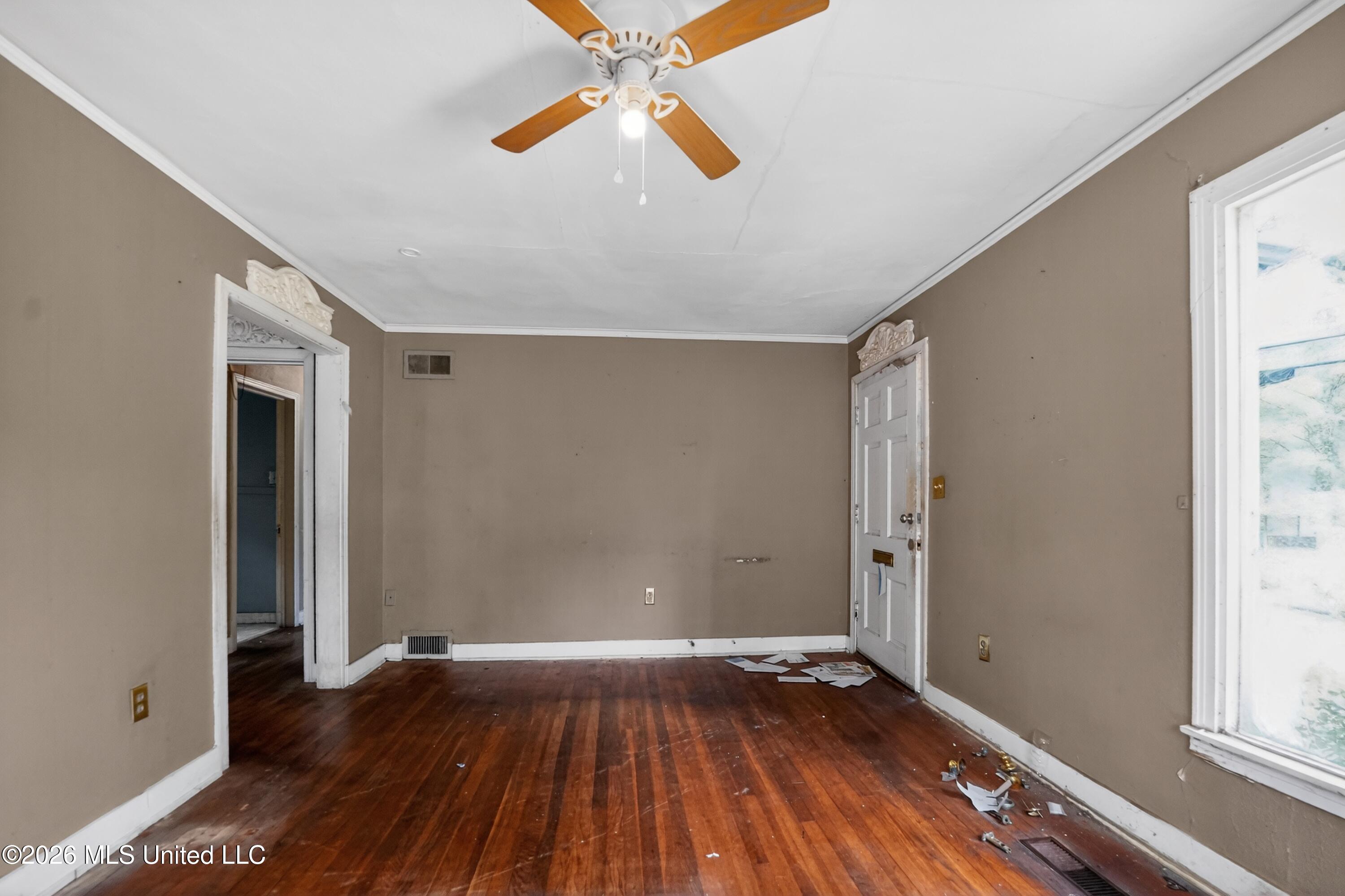 603 Launcelot Road Jackson, MS 39206 - Photo 4 of 35 08_603_Launcelot_Rd_Jackson_MS_39206-Liv