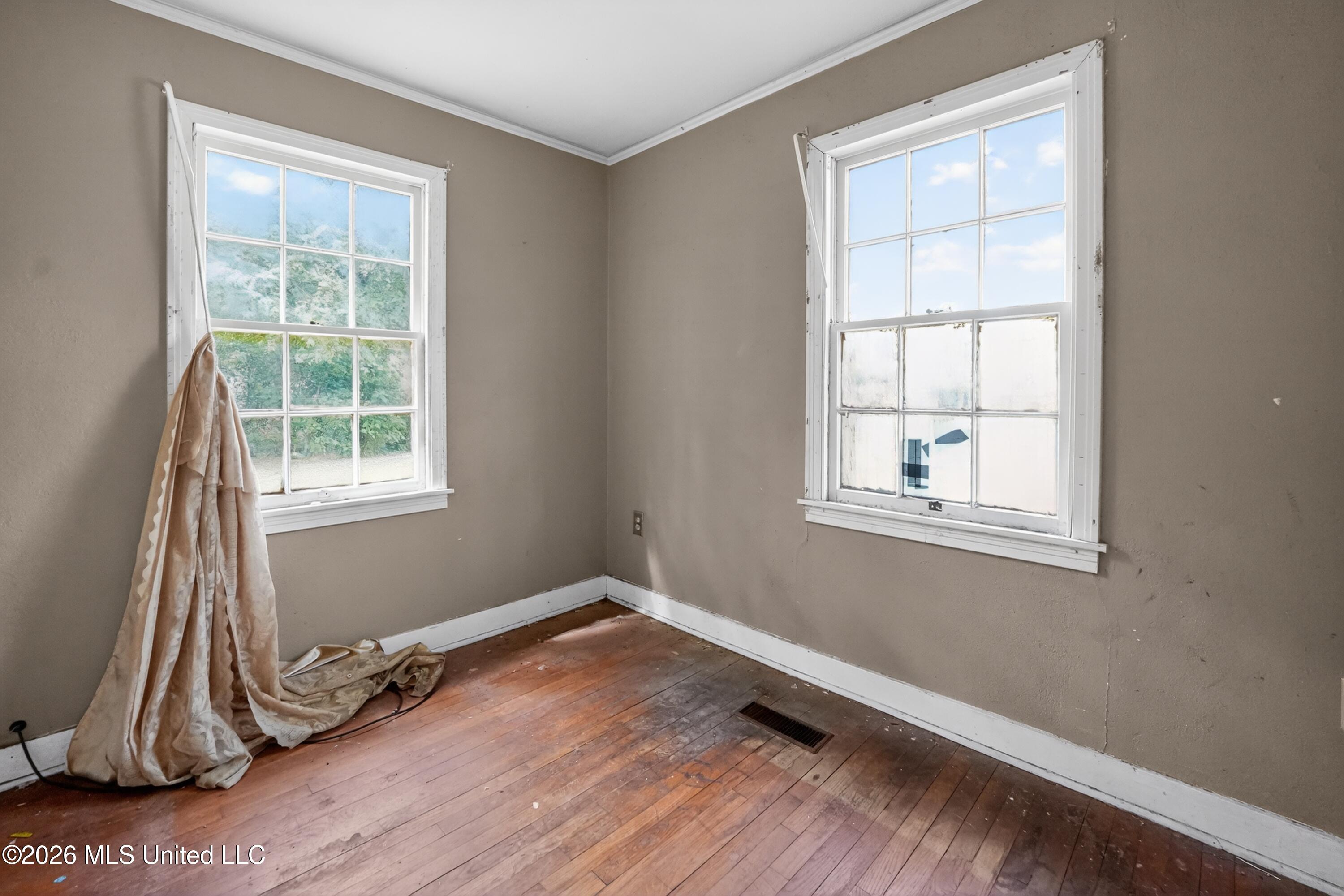 603 Launcelot Road Jackson, MS 39206 - Photo 6 of 35 15_603_Launcelot_Rd_Jackson_MS_39206-Liv