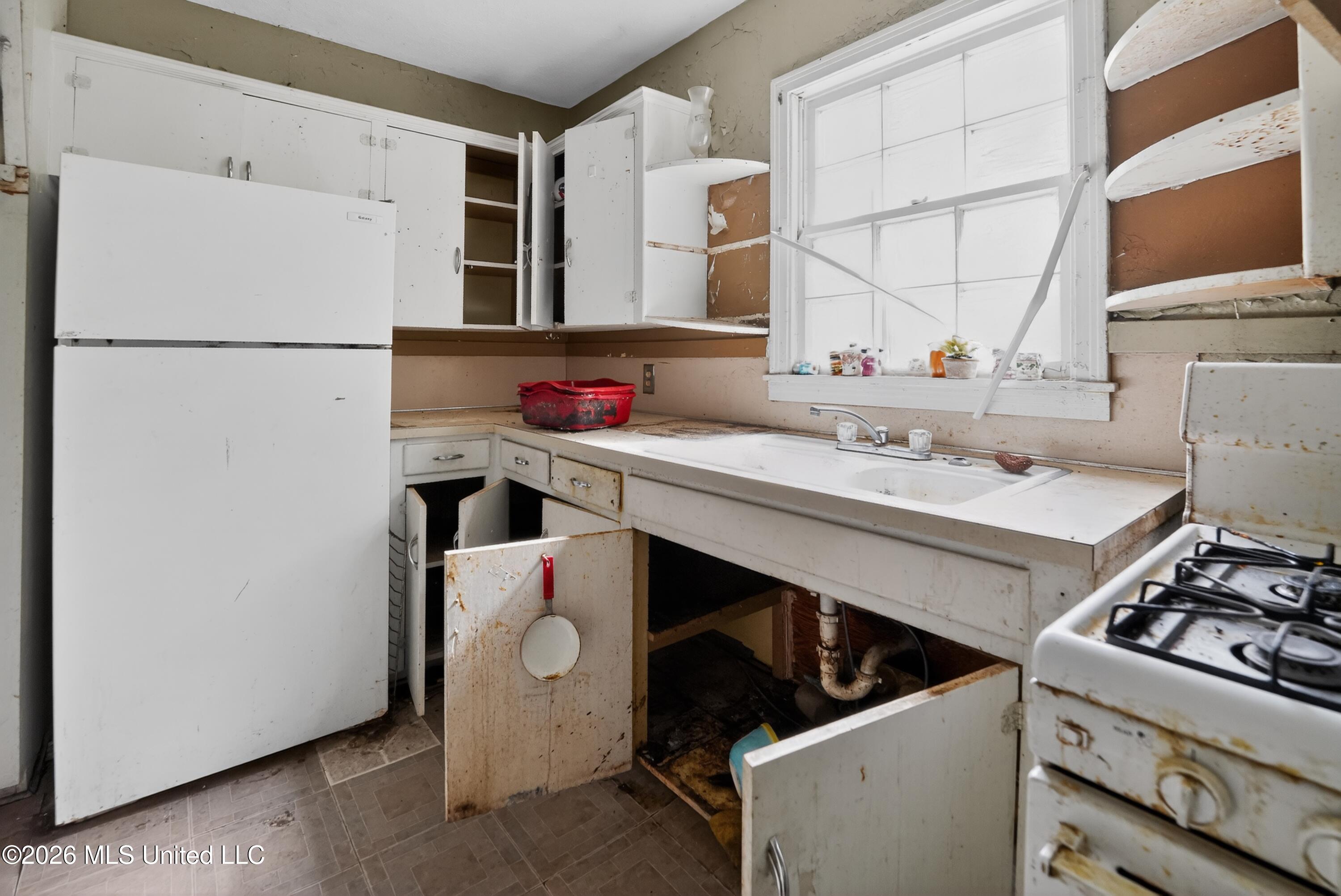 603 Launcelot Road Jackson, MS 39206 - Photo 9 of 35 23_603_Launcelot_Rd_Jackson_MS_39206-Kit