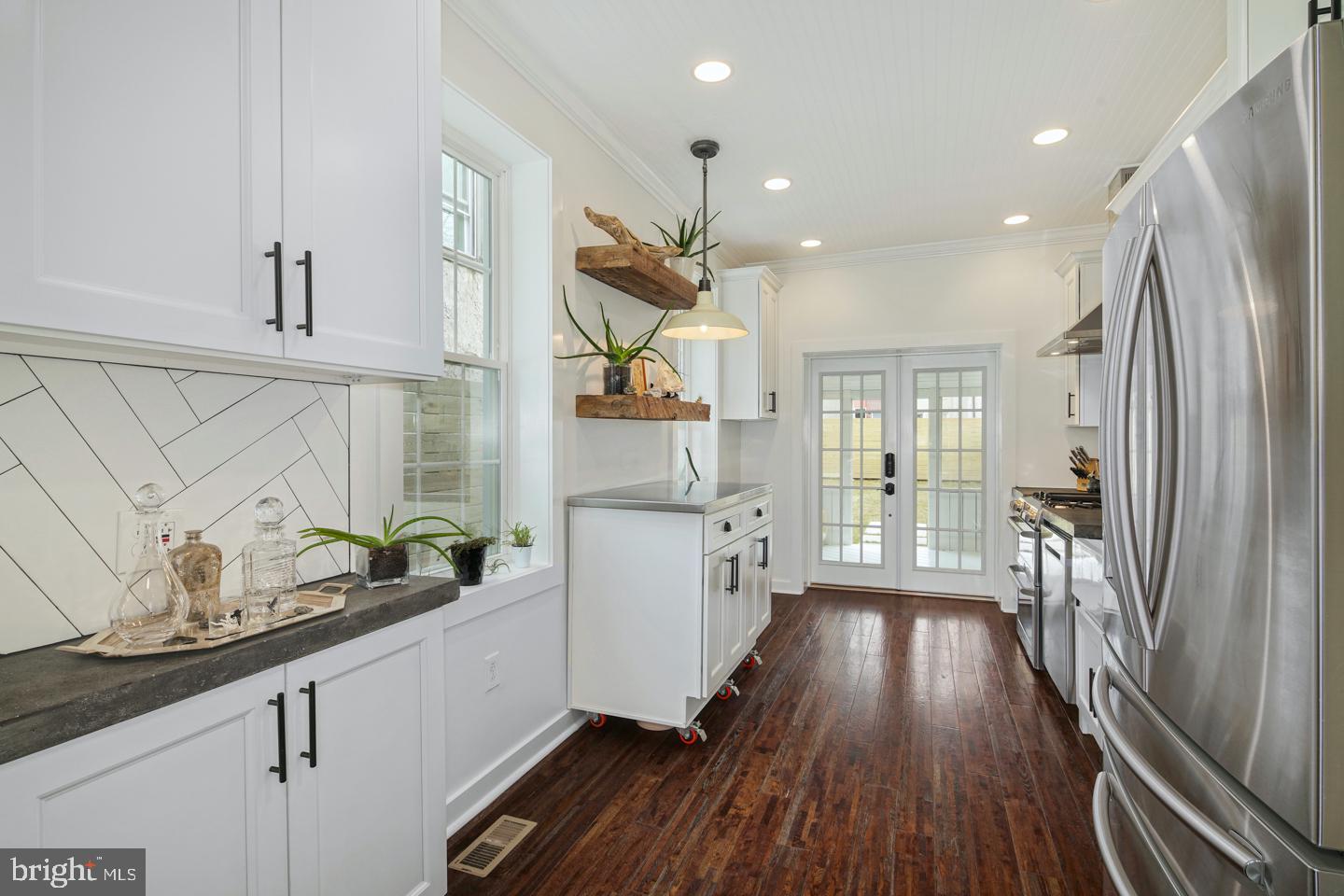 2043 East Susquehanna Avenue Philadelphia, PA 19125 - Photo 21 of 58