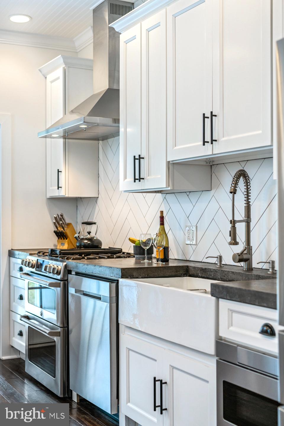 2043 East Susquehanna Avenue Philadelphia, PA 19125 - Photo 22 of 58