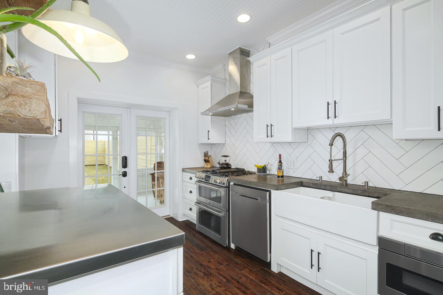 2043 East Susquehanna Avenue Philadelphia, PA 19125 - Photo 23 of 58