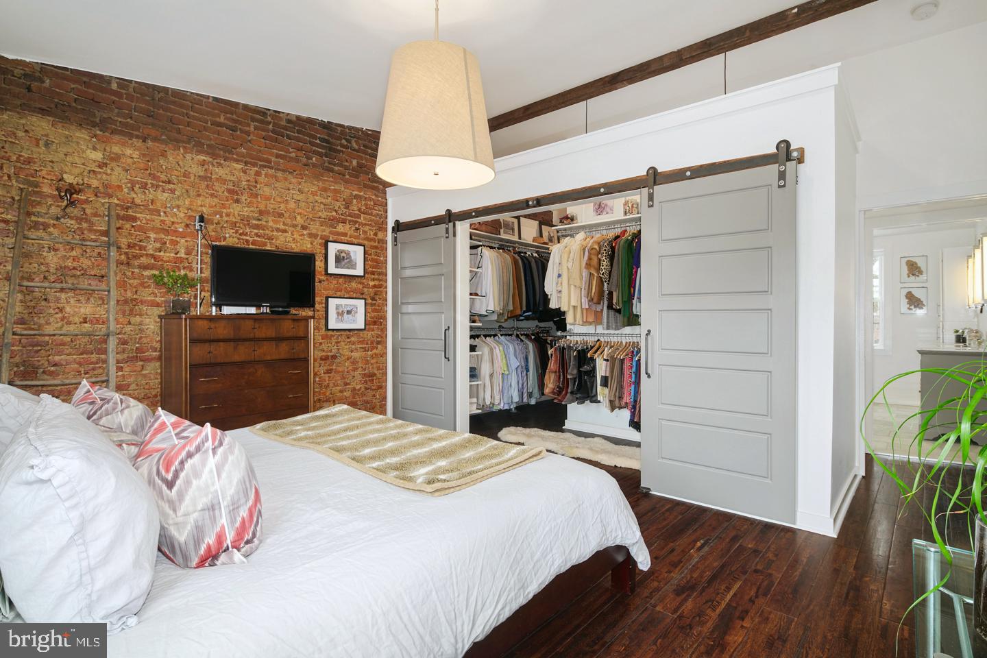 2043 East Susquehanna Avenue Philadelphia, PA 19125 - Photo 40 of 58