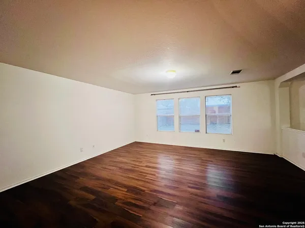 $2,000 | 7454 Carriage Pass, San Antonio, TX 78249