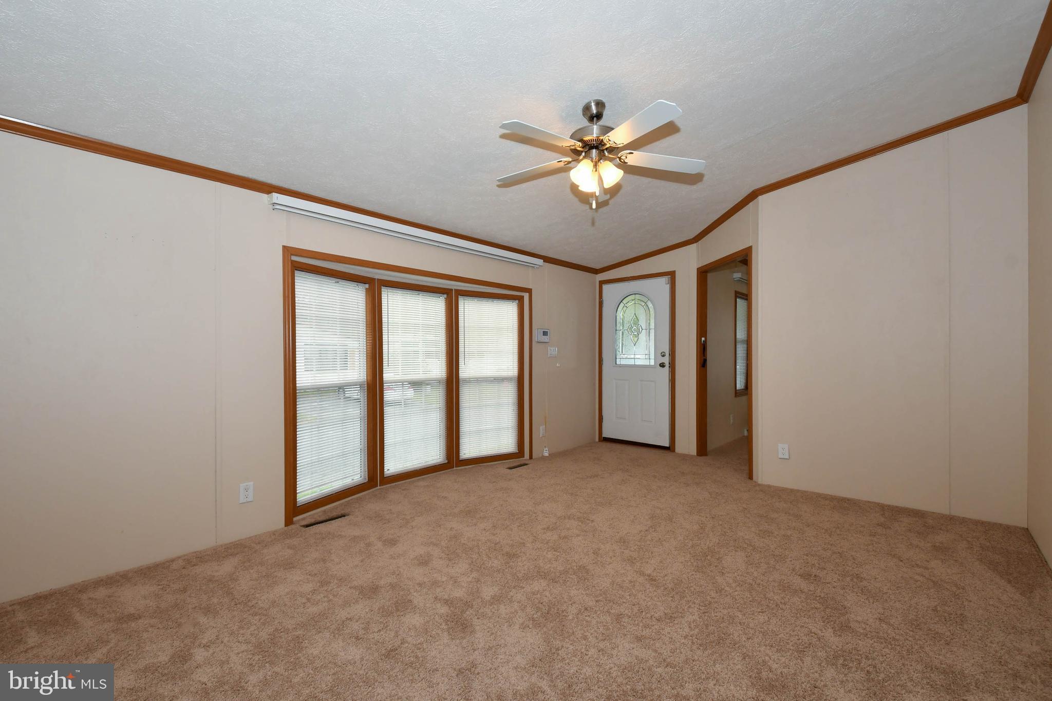 142 Roundup Road Middle River, MD 21220 - Photo 4 of 41 Living Room