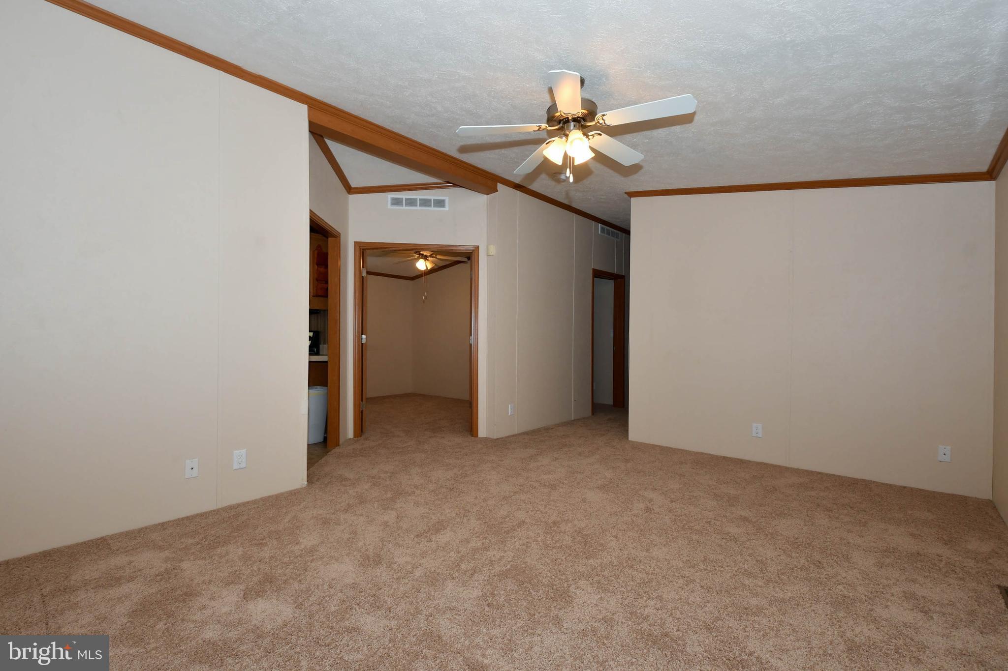 142 Roundup Road Middle River, MD 21220 - Photo 5 of 41 Living Room