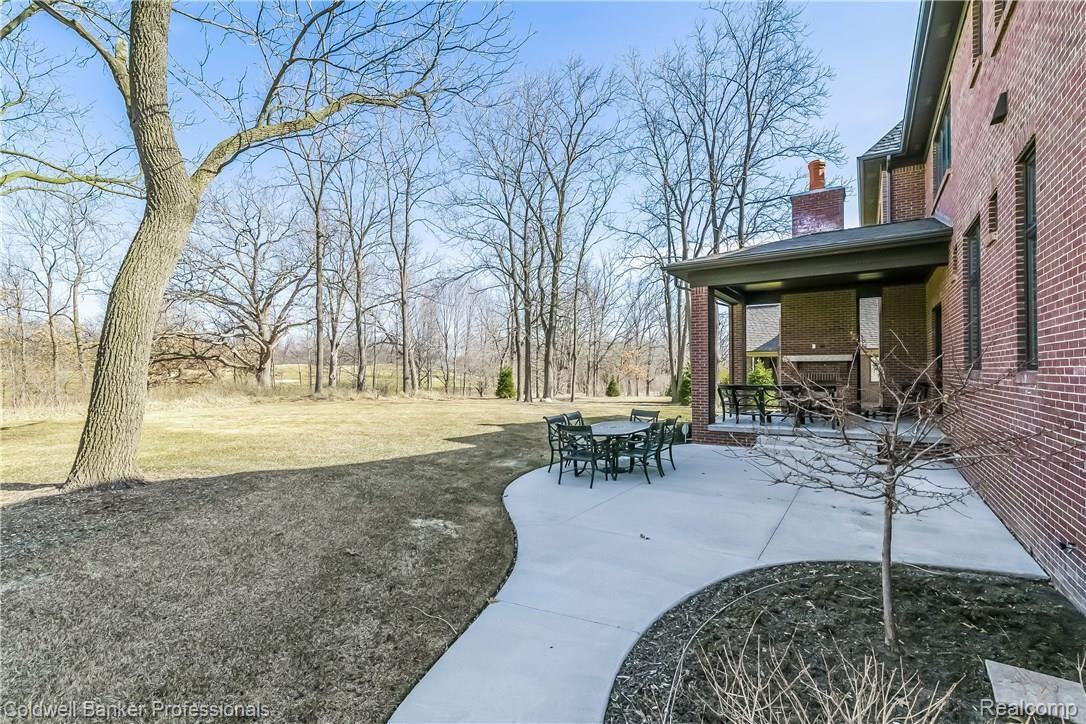 3798 Thatcher Drive Rochester, MI 48309 - Photo 54 of 62 054-Patio-5491871-large.jpg