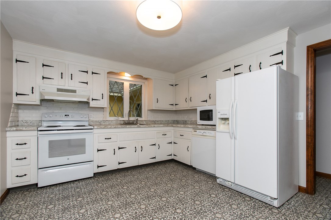 484 Hope Furnace Road Coventry, RI 02831 - Photo 3 of 21