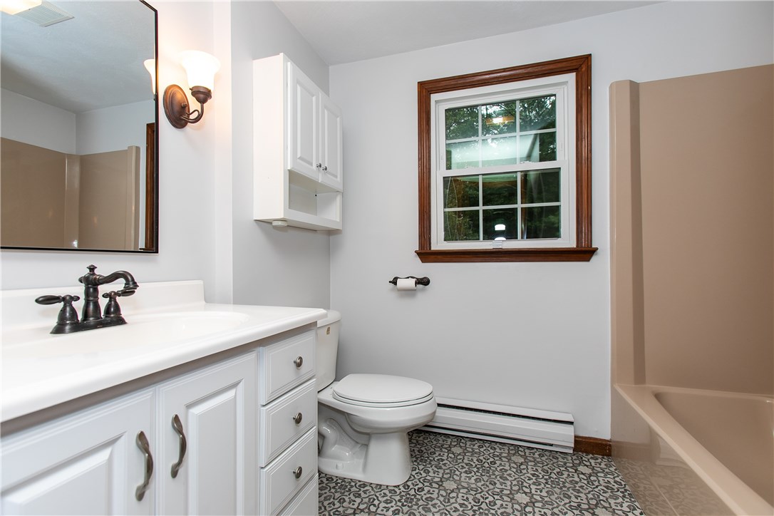 484 Hope Furnace Road Coventry, RI 02831 - Photo 7 of 21