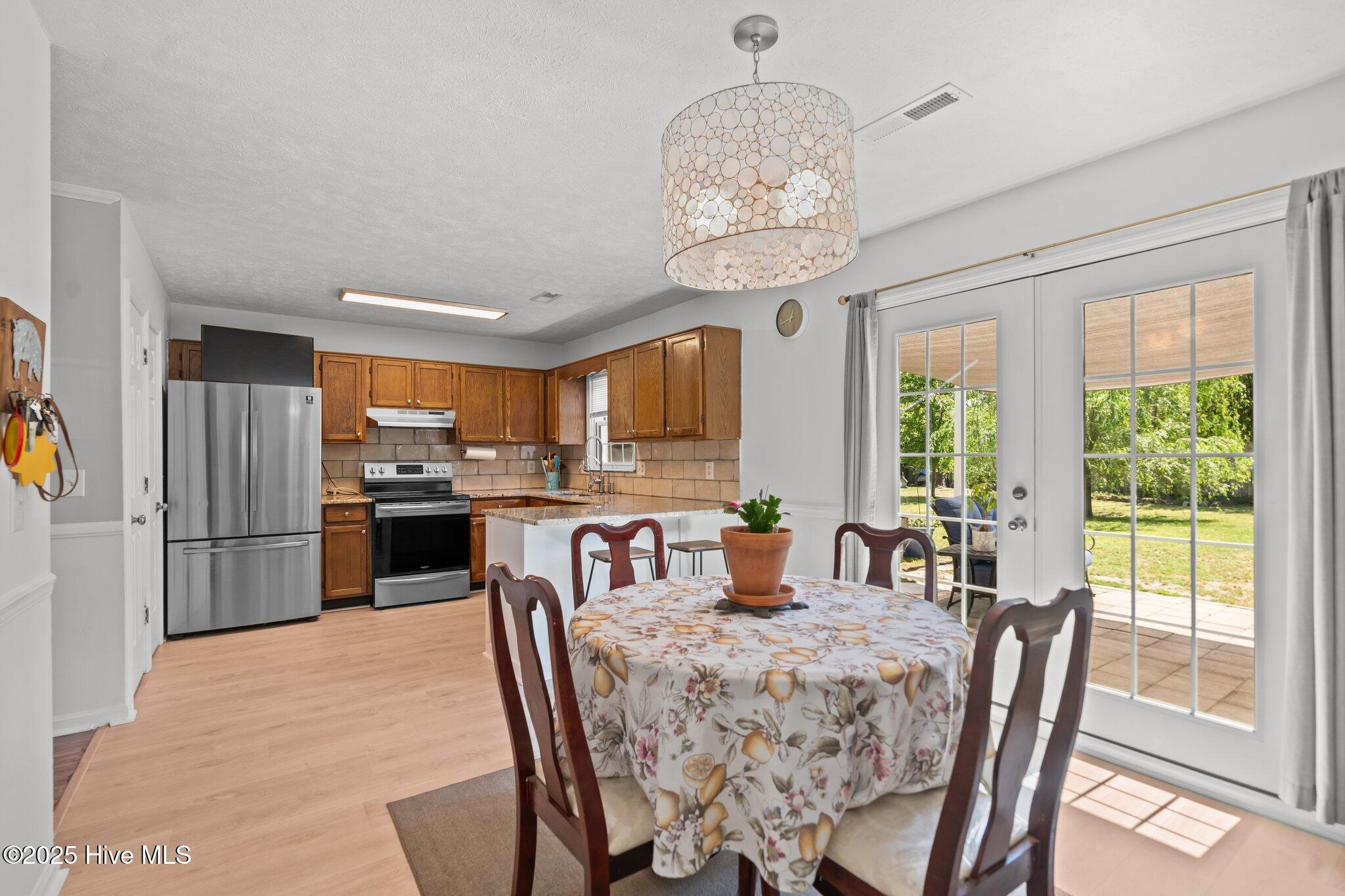 7008 Fallen Tree Road Wilmington, NC 28405 - Photo 3 of 26 10-web-or-mls-DSC08903
