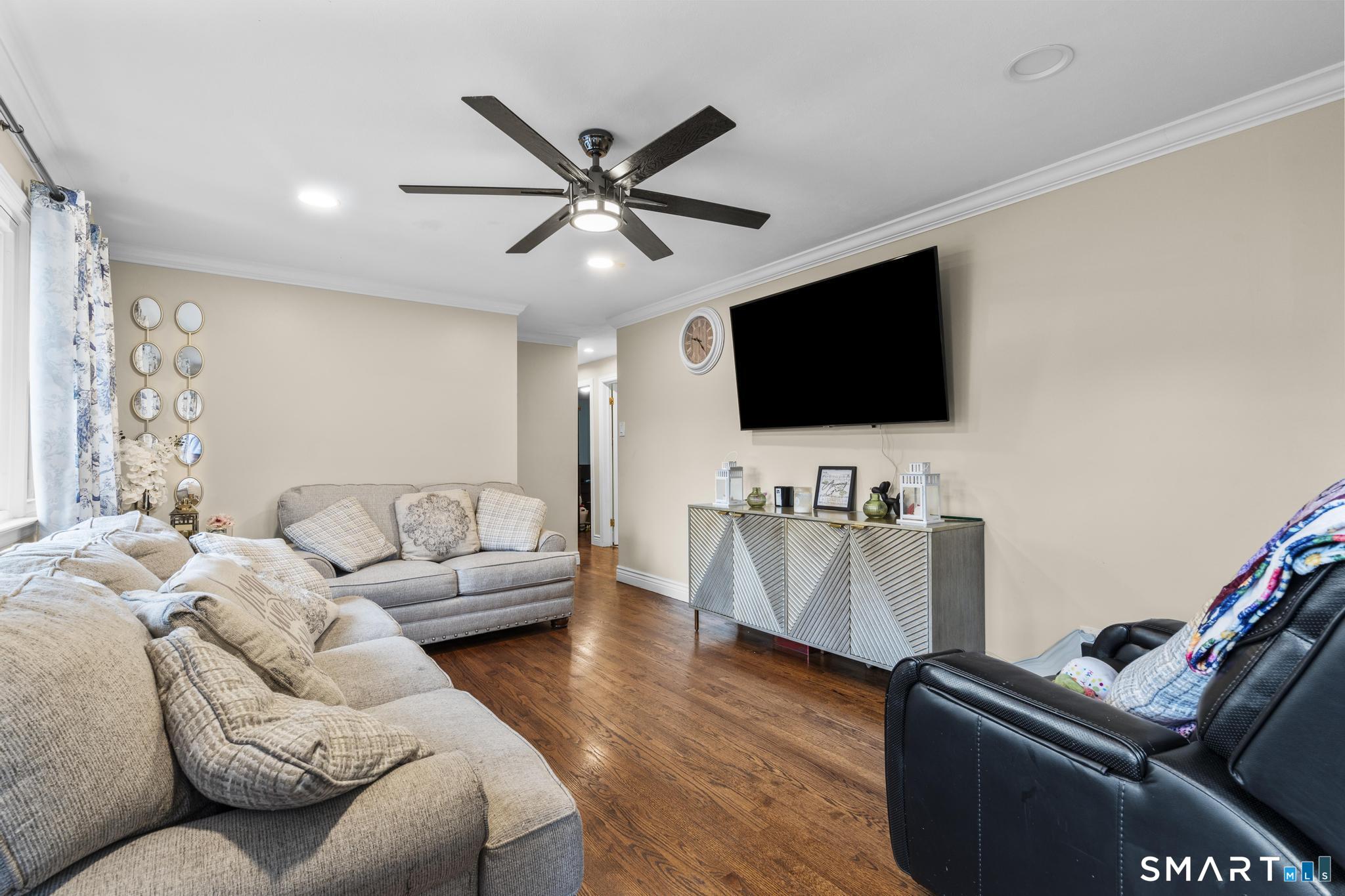 33 Allen Avenue Meriden, CT 06451 - Photo 4 of 36