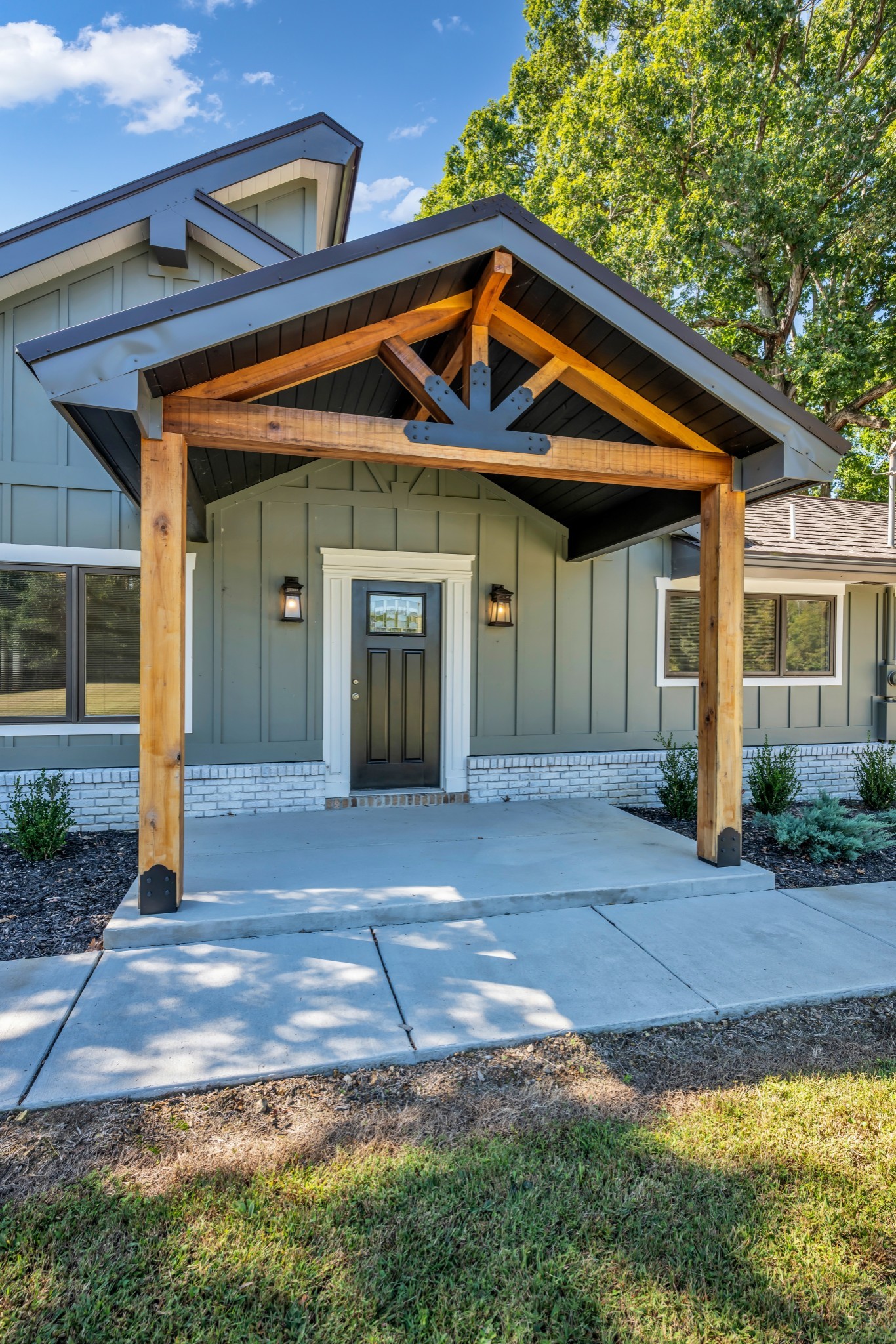 168 Oliver Smith Road Flintville, TN 37335 - Photo 3 of 86 a front view of a house with garden