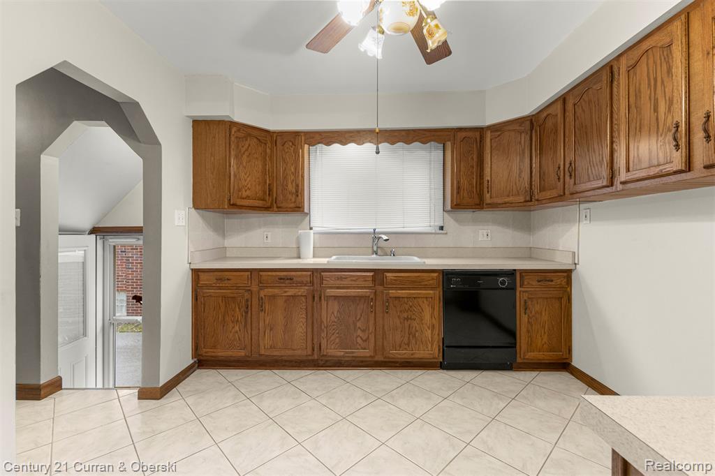 4875 Maple Street Dearborn, MI 48126 - Photo 10 of 36 Gallery Image 10