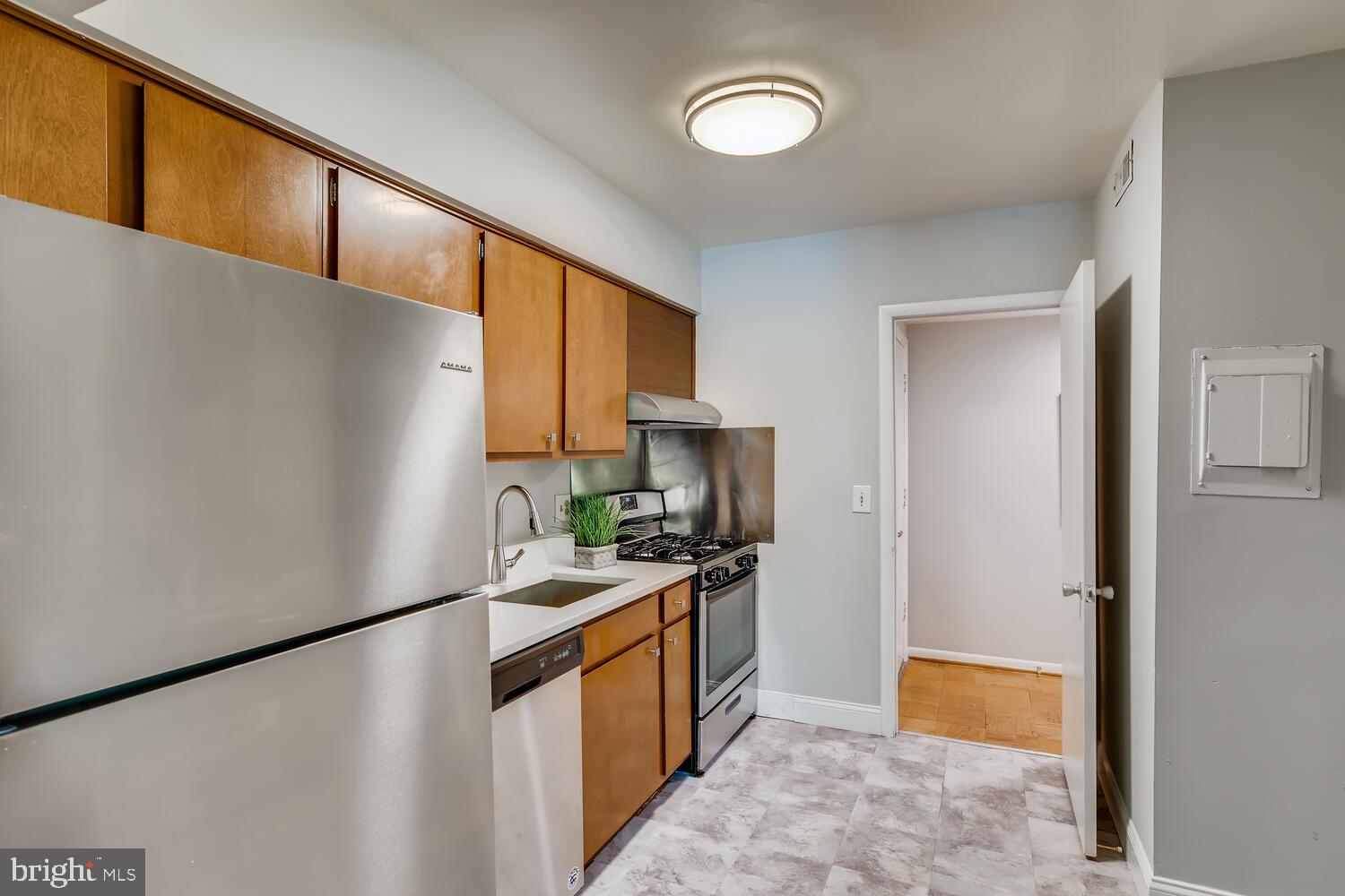 120 Cross Keys Road, Unit R120C Baltimore, MD 21210 - Photo 8 of 24