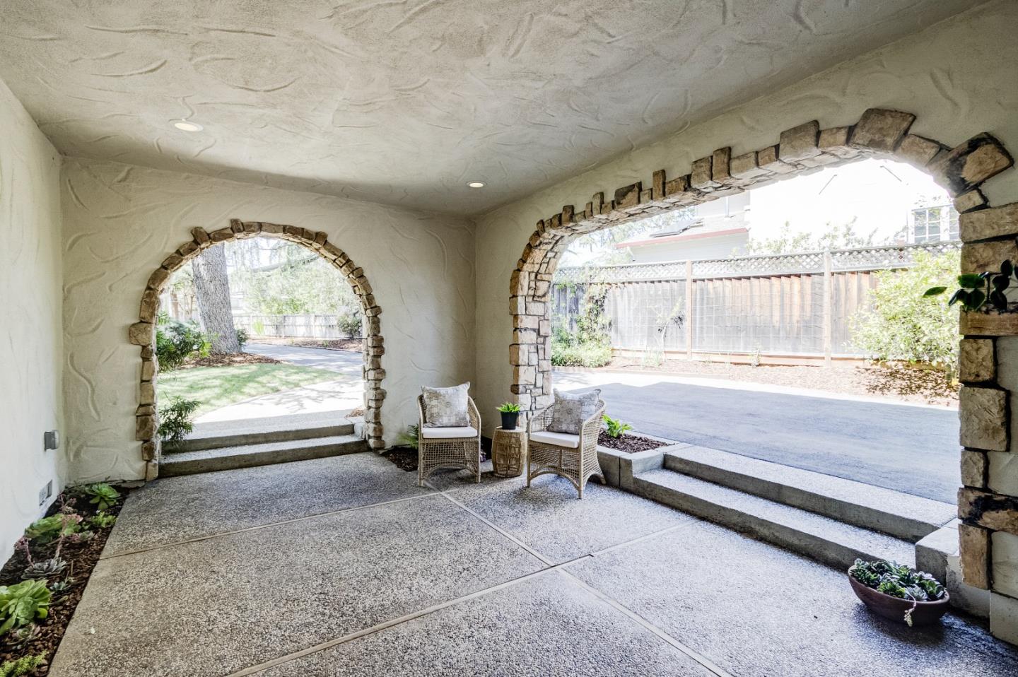 370 Quinnhill Road Los Altos, CA 94024 - Photo 4 of 58