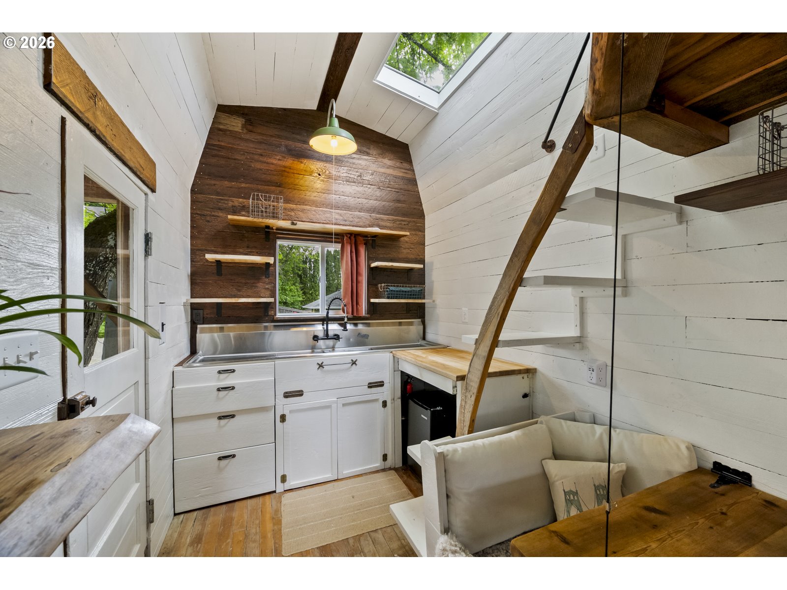 5232 Southwest Florida Street Portland, OR 97219 - Photo 35 of 41 Gallery Image 35