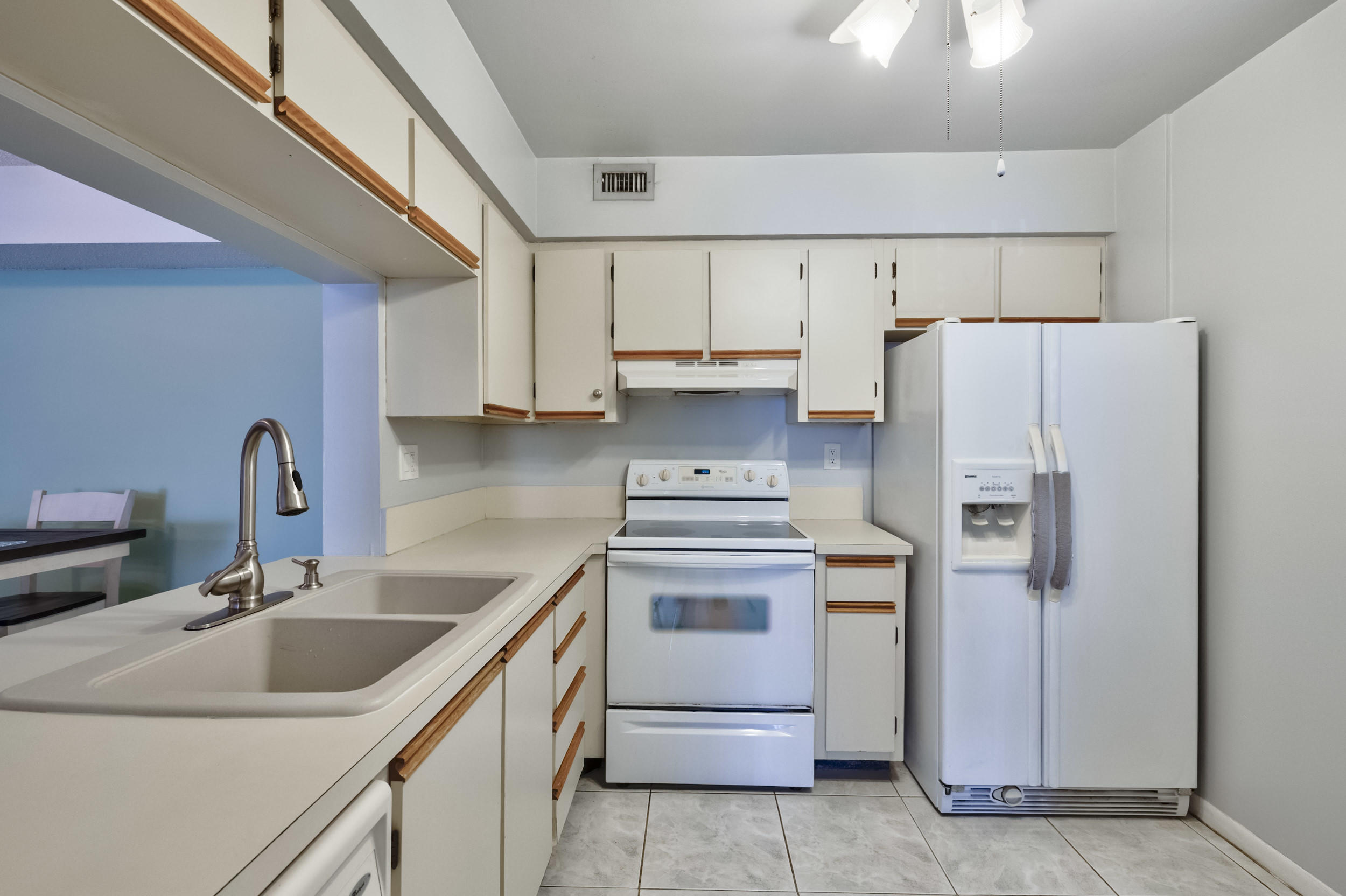 4610 West McNab Road, Unit B1 Pompano Beach, FL 33069 - Photo 11 of 28 11_5z3a2969_70_71_72_73