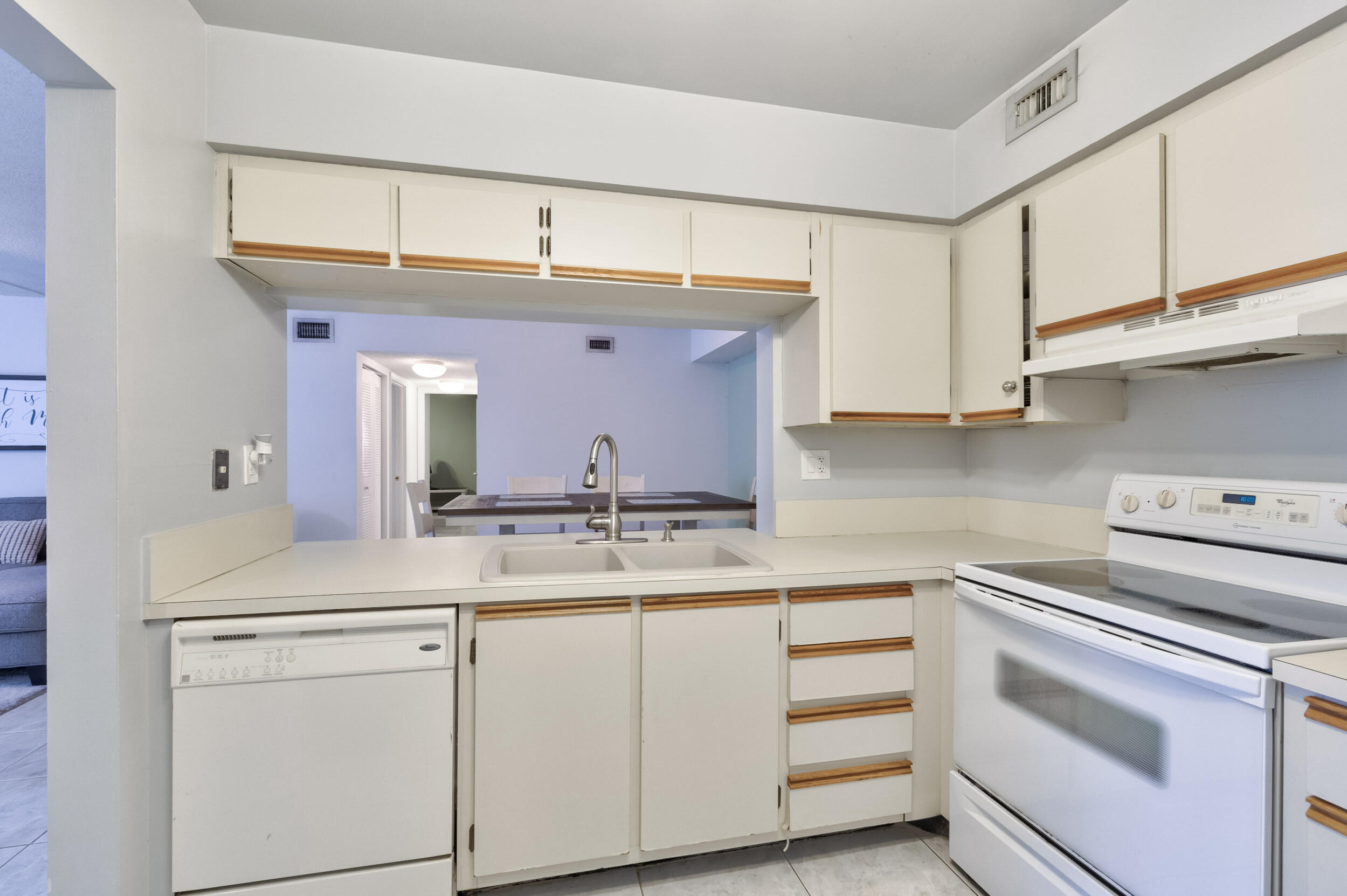 4610 West McNab Road, Unit B1 Pompano Beach, FL 33069 - Photo 12 of 28 12_5z3a2974_5_6_7_8