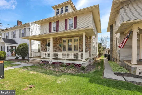 $255,000 | 6 West Maple Avenue, Myerstown, PA 17067