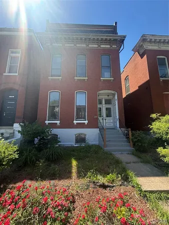 $320,000 | 1725 Oregon Place, St. Louis, MO 63104