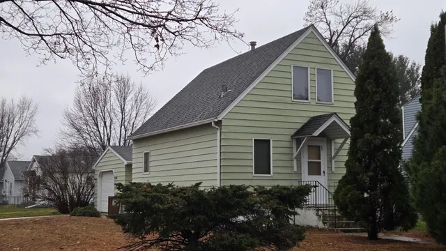 $129,900 | 814 14th Avenue Southeast, Austin, MN 55912