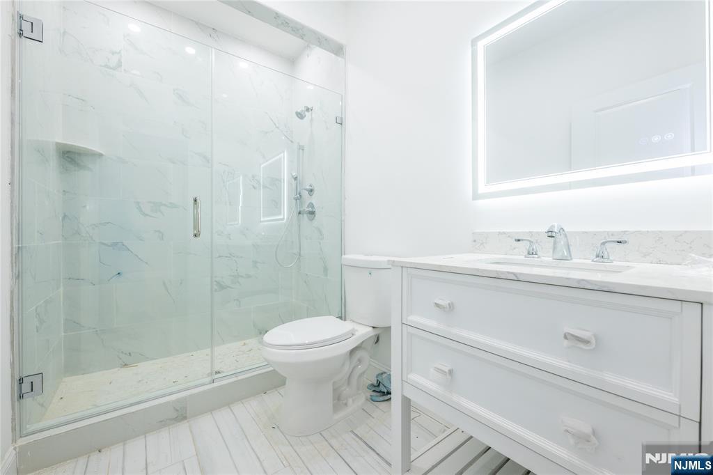 412 Gregory Road Paramus, NJ 07652 - Photo 20 of 45 Gallery Image 20