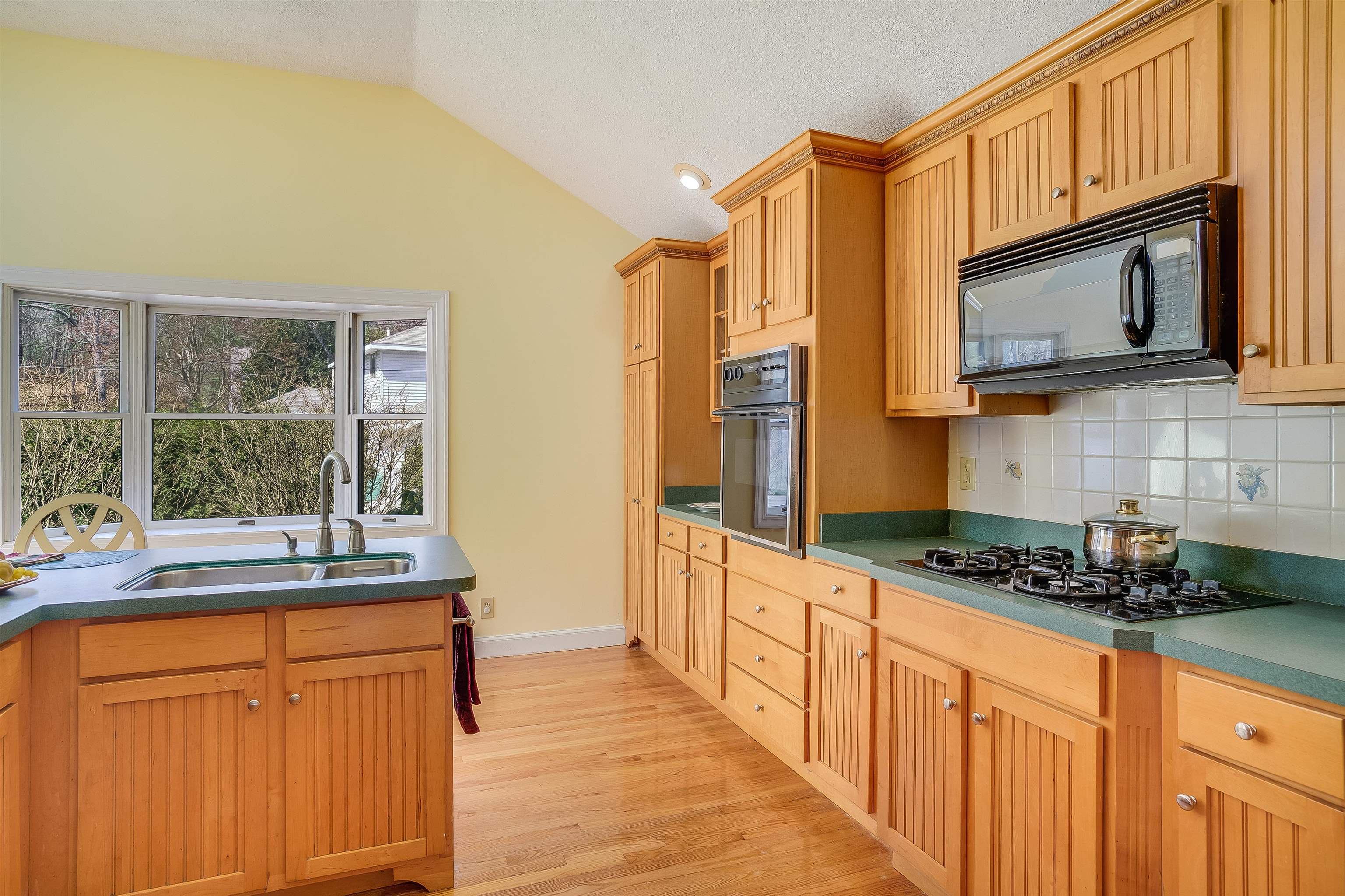 14 Cole Road Windham, NH 03087 - Photo 11 of 37