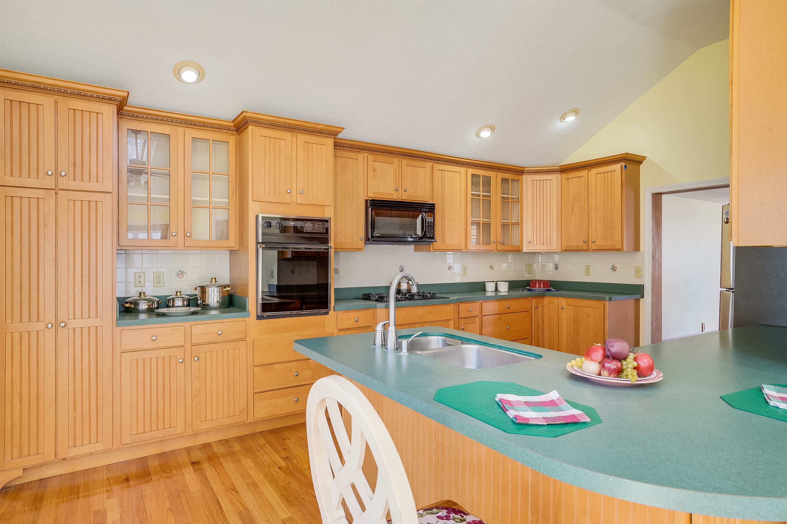 14 Cole Road Windham, NH 03087 - Photo 7 of 37