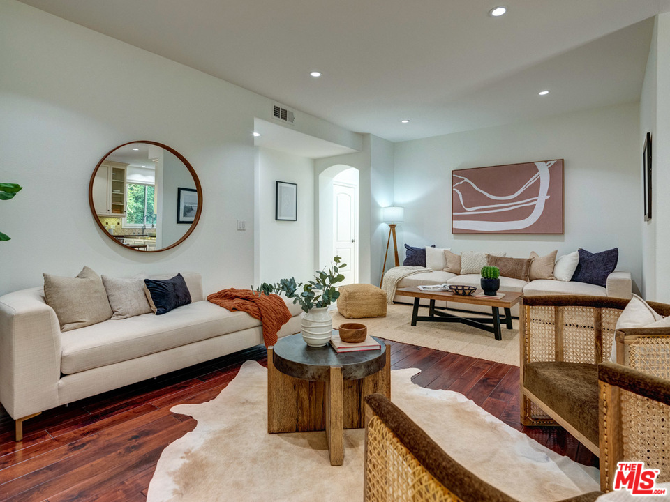 2031 Walnut Avenue Venice, CA 90291 - Photo 13 of 29 a living room with furniture and a wooden floor
