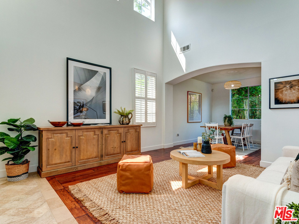 2031 Walnut Avenue Venice, CA 90291 - Photo 3 of 29 a living room with furniture and a potted plant