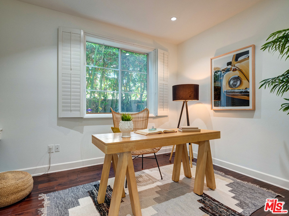 2031 Walnut Avenue Venice, CA 90291 - Photo 26 of 29 a view of a workspace with furniture and a potted plant