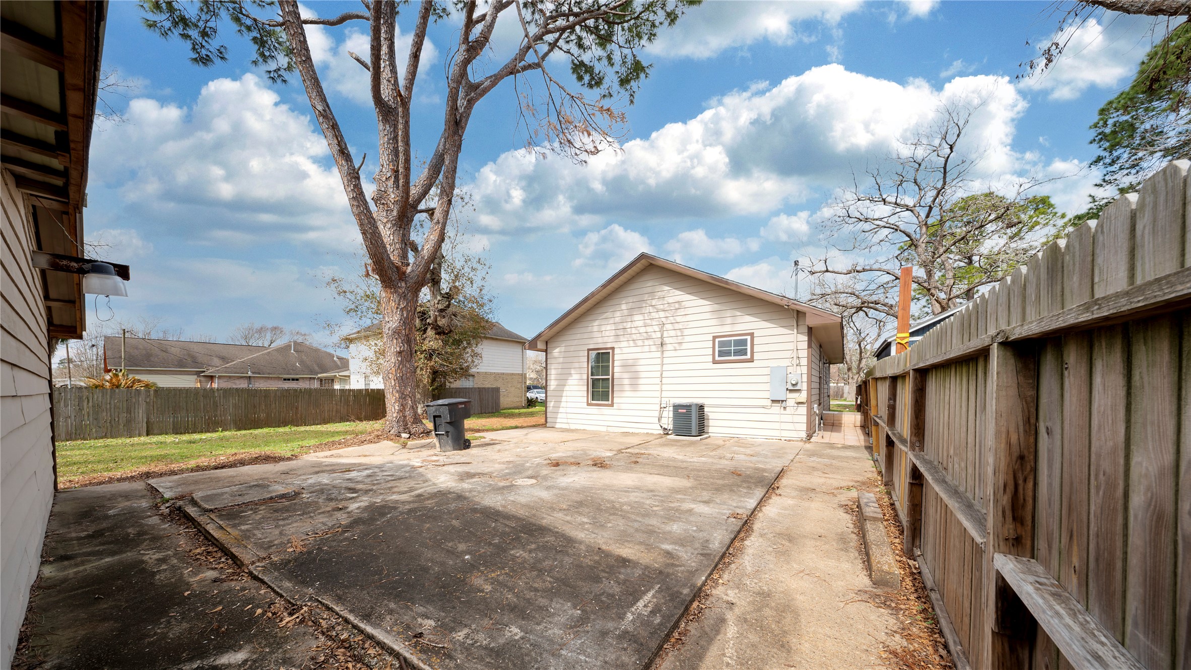 8214 Peekskill Lane Houston, TX 77075 - Photo 17 of 26
