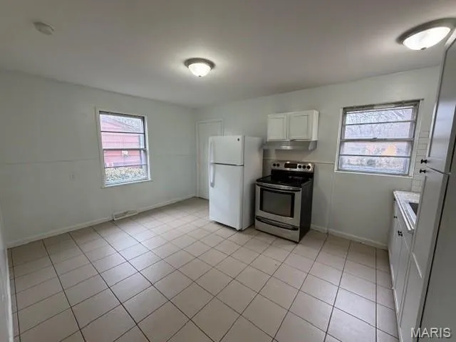 $1,200 | 10073 Royal Drive, St. Louis, MO 63136