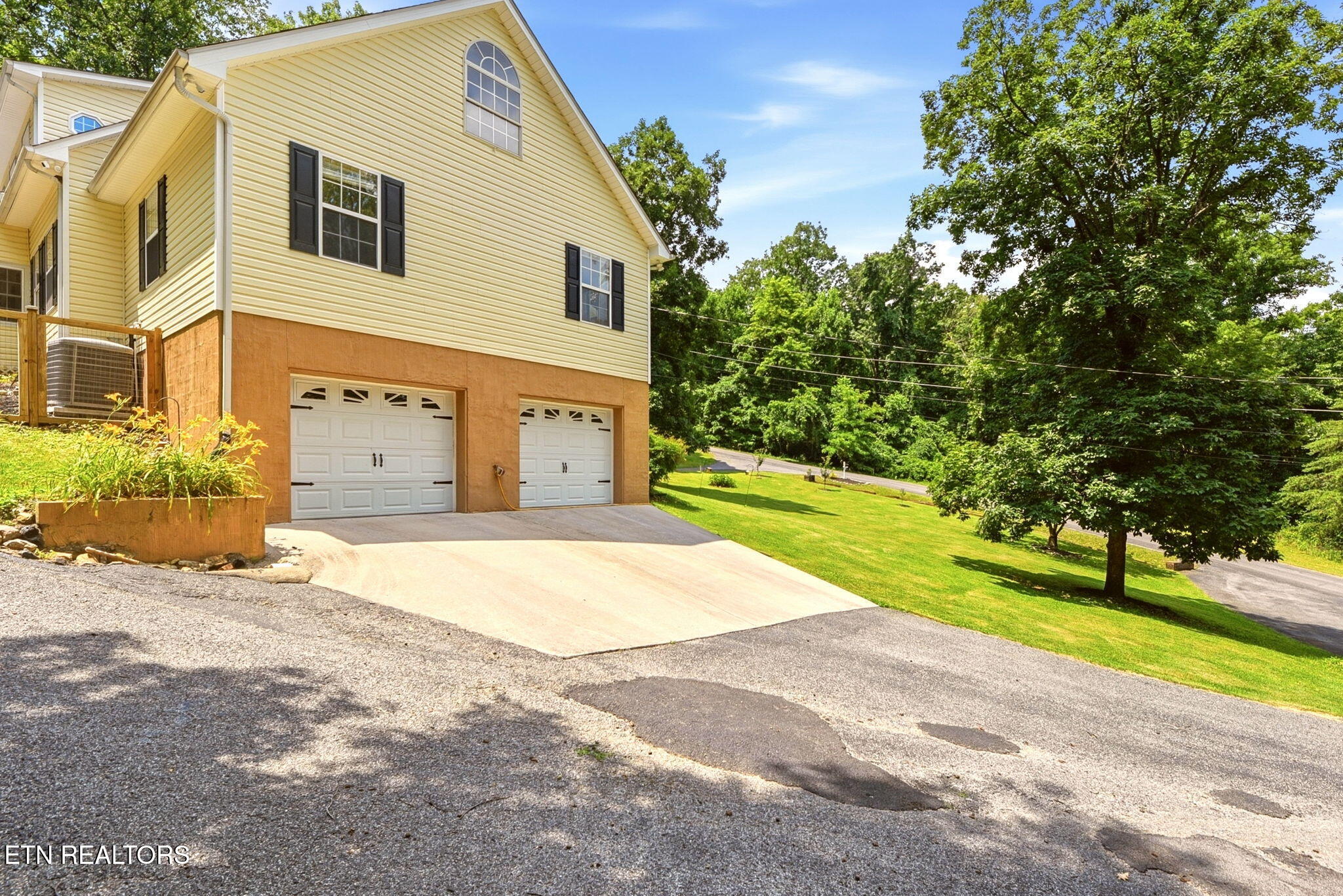 245 Rocky Top Road Luttrell, TN 37779 - Photo 52 of 58 Side Garage