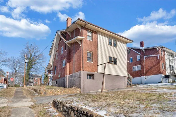 $1,500 | 1448 Staunton Avenue Northwest, Roanoke, VA 24017