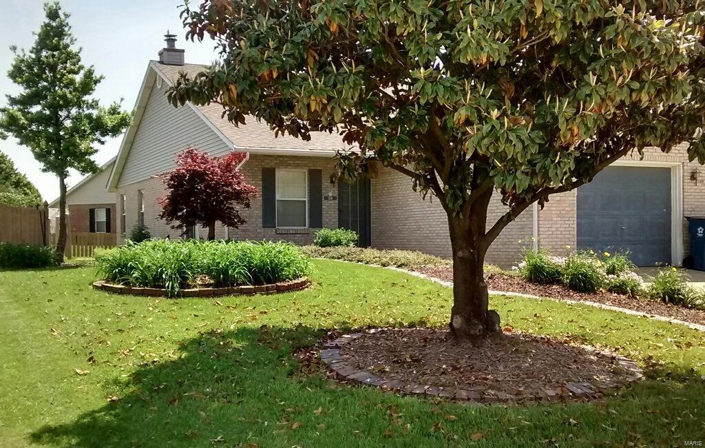 336 Radcliff Road Belleville, IL 62221 - Photo 1 of 10