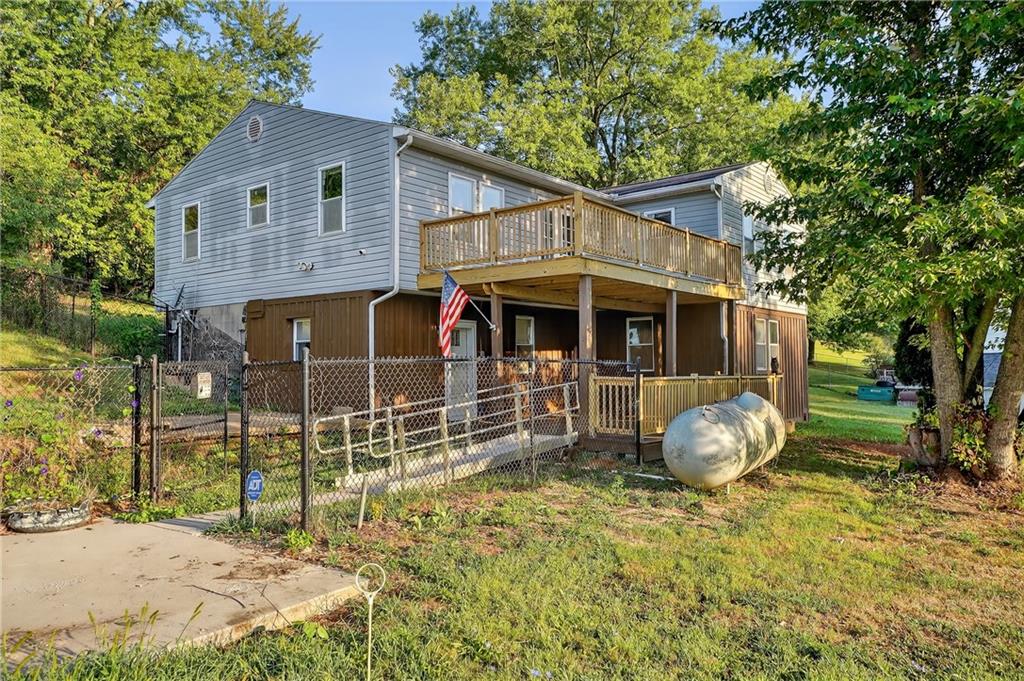 208 McCleary Road Aliquippa, PA 15001 - Photo 2 of 37